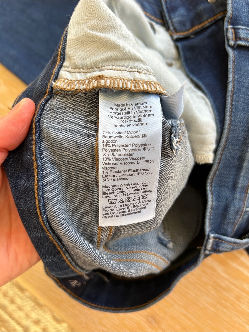 J.Crew 9" Mid-Rise Skinny Jeans Signature Stretch - 26 - Picture 8 of 8